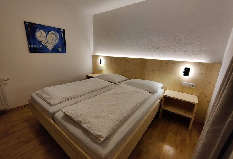 Bed and Breakfast Beautiful Residence Klementhof With Garden And A Seasonal Outdoor Pool