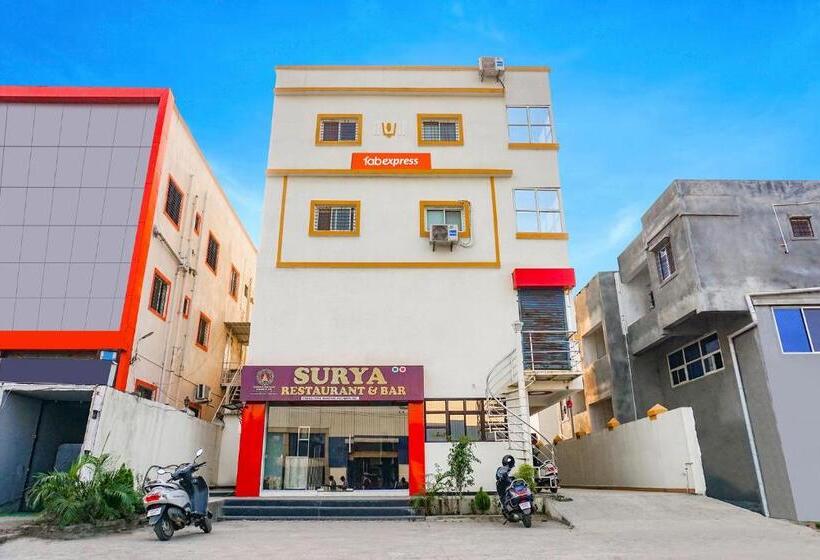فندق Fabexpress Surya