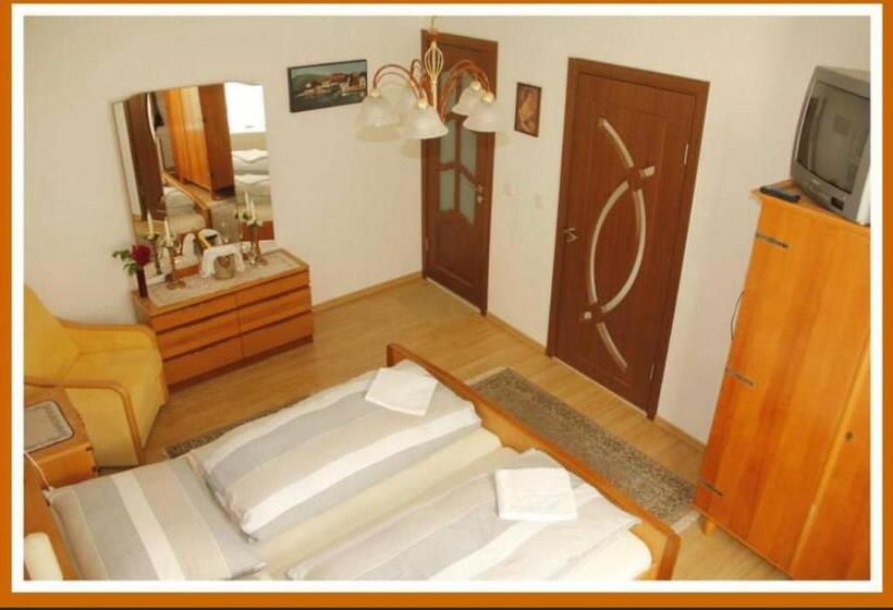 Bed and Breakfast Casa Ema Austria