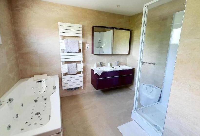 تختخواب و صبحانه Chambre Balnéo à Chaumont