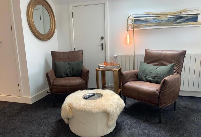 مبيت وإفطار The Greytown Loft