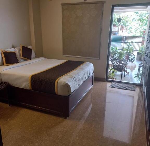 호텔 Bhimas Residency