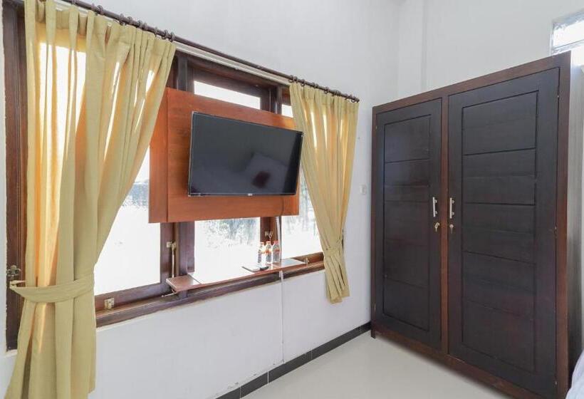هتل Reddoorz Syariah Near Universitas Jember