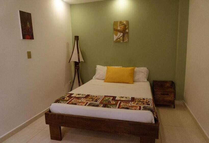 هتل Tuki Hostel & Lounge