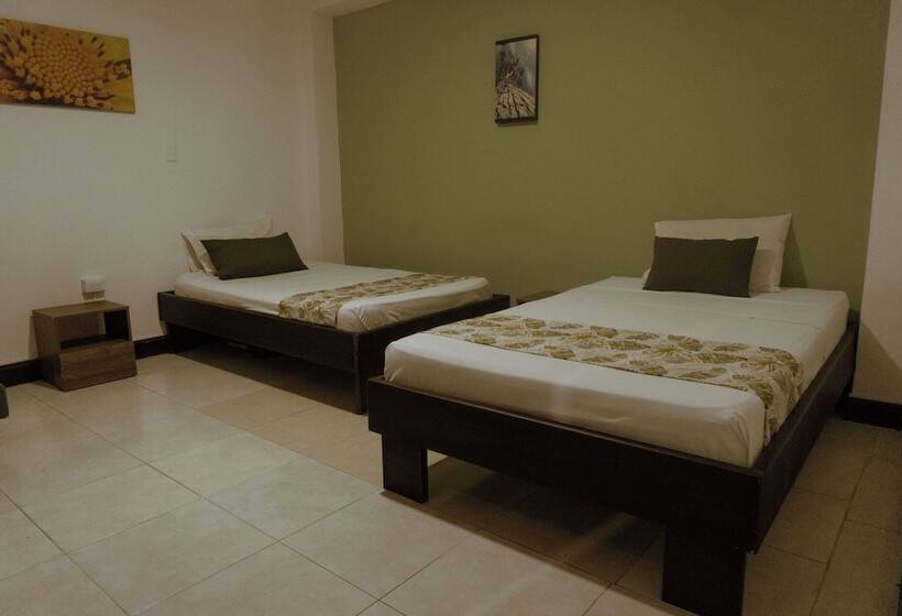 هتل Tuki Hostel & Lounge