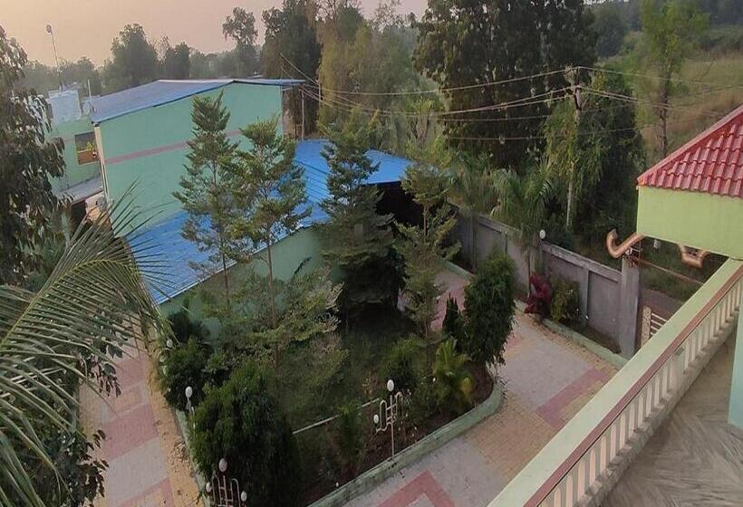 Отель Vrundavan Resort, Narmada