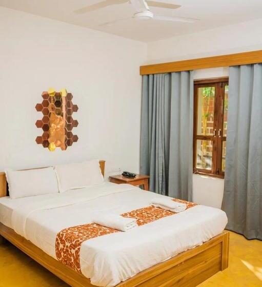 Kayaniv Resort