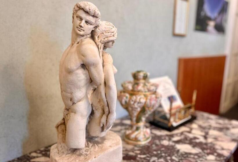 بنسيون Fantastic Garden   Firenze Nord