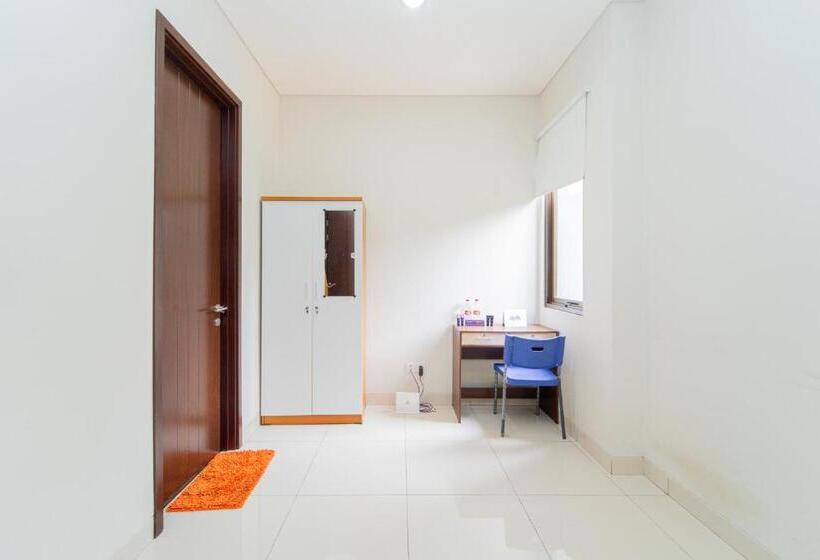 فندق صغير Apik Kamila Bsd