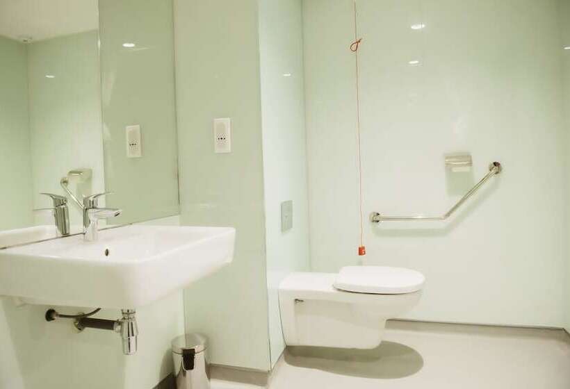 Easyhotel Paris Nord Aubervilliers