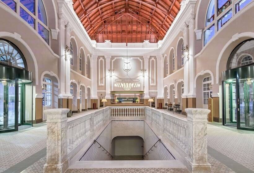 Canfranc Estación, A Royal Hideaway Hotel Gran Lujo