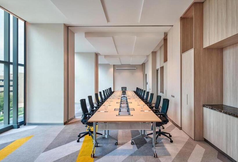 هتل Courtyard By Marriott Setia Alam