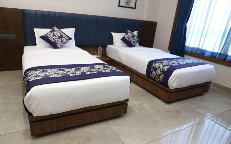 Отель Maple Tree Inn