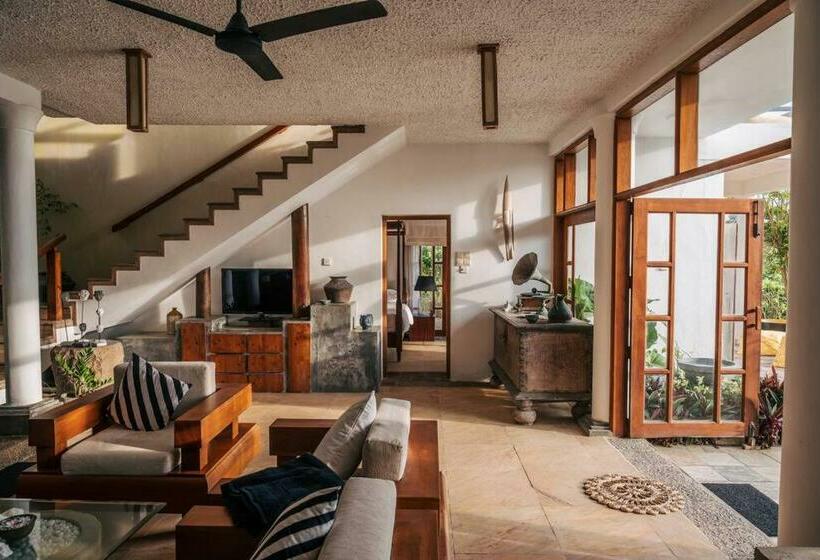 Hotel Sānti Beach House With Pool & Beach