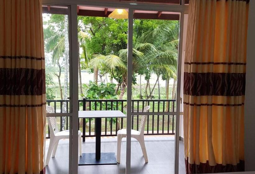 בית מלון כפרי Yala Viewer Bird Resort And Safari