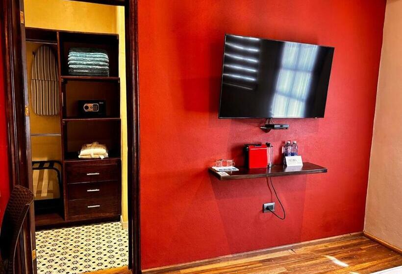 تختخواب و صبحانه Bito S Hotel Boutique