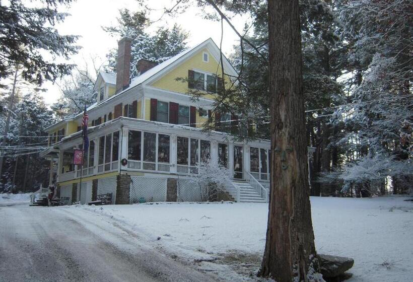 ベッドアンドブレックファースト Brookview Manor Inn