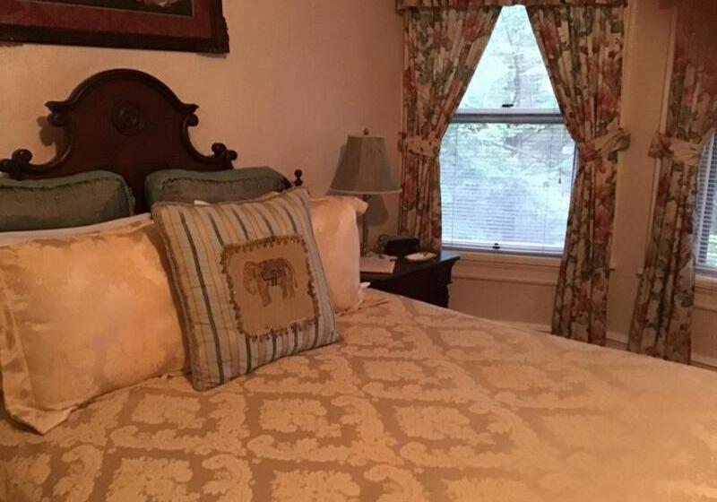 ベッドアンドブレックファースト Brookview Manor Inn