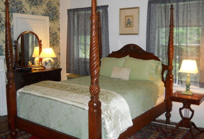 Bed and Breakfast Centennial House