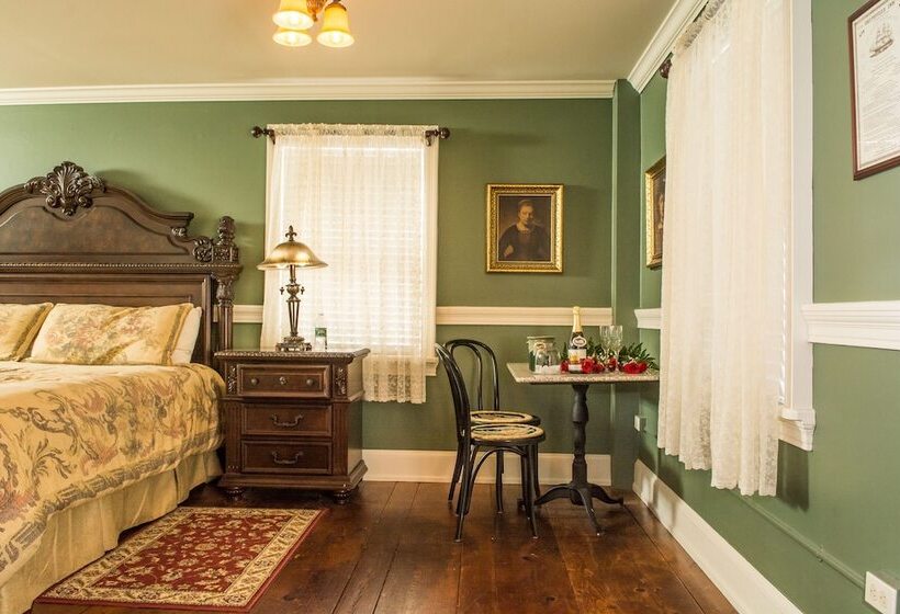تختخواب و صبحانه Colonial Inn