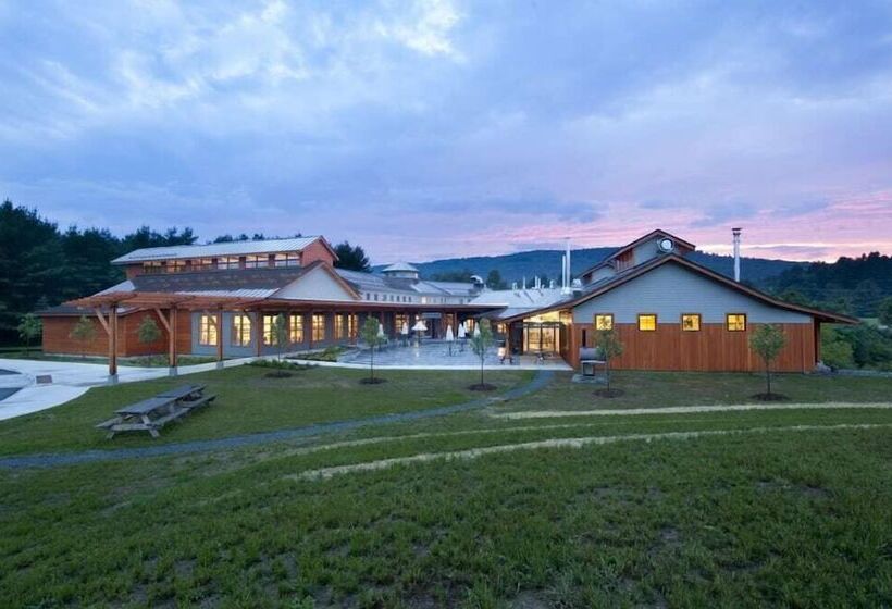 مبيت وإفطار Inn At Clearwater Pond