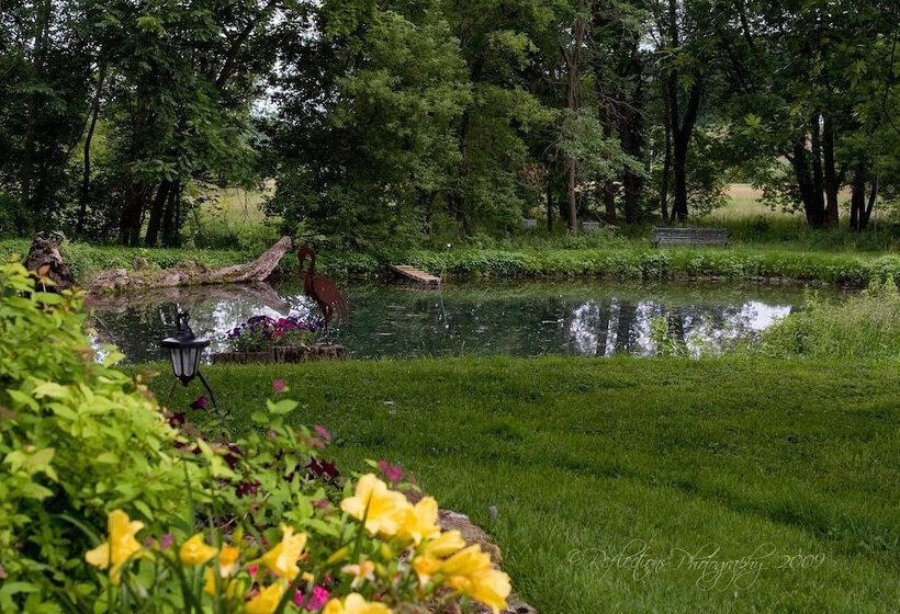 تختخواب و صبحانه Rainbow Ridge Farms