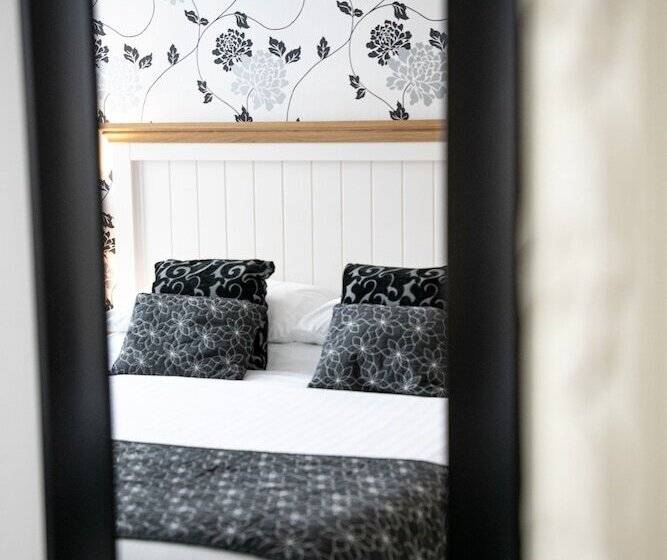 مبيت وإفطار Trelawney Hotel   Guest House