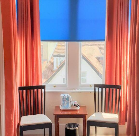 مبيت وإفطار Yardley Manor