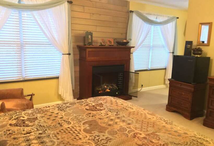 Brookside Mountain Mist Inn B&b