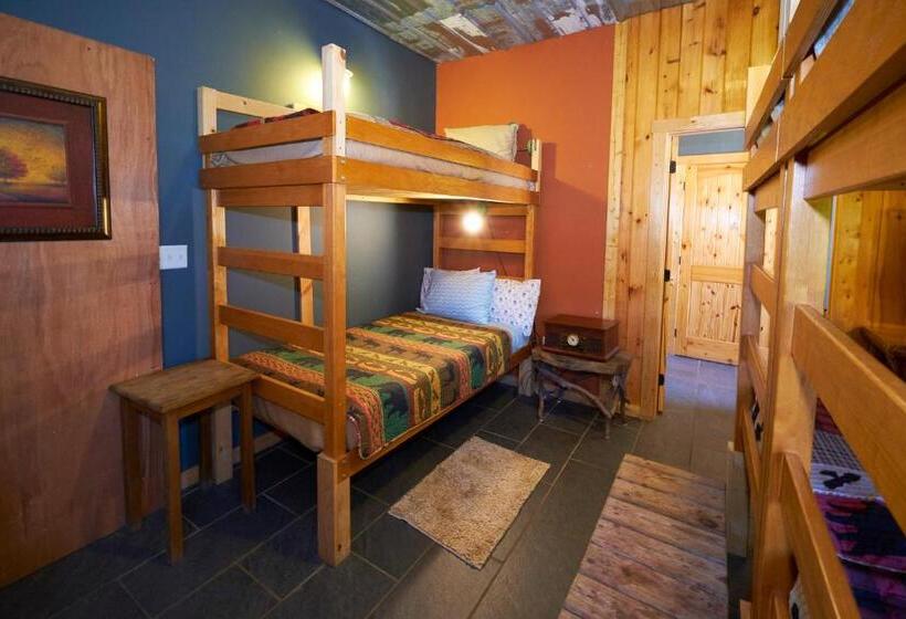 Creekwalk Inn Bed And Breakfast With Cabins