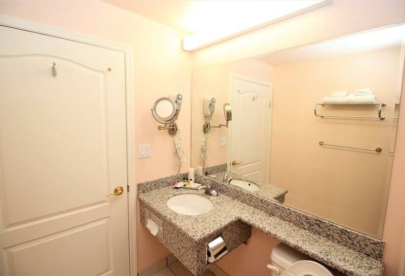 هتل Crystal Star Inn Edmonton Airport With Free Shuttle To And From Airport