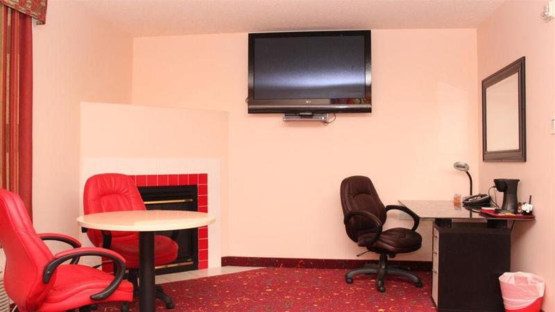 هتل Crystal Star Inn Edmonton Airport With Free Shuttle To And From Airport