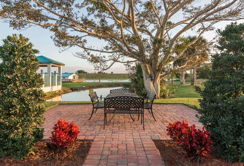 فندق Days Inn & Suites By Wyndham Lake Okeechobee