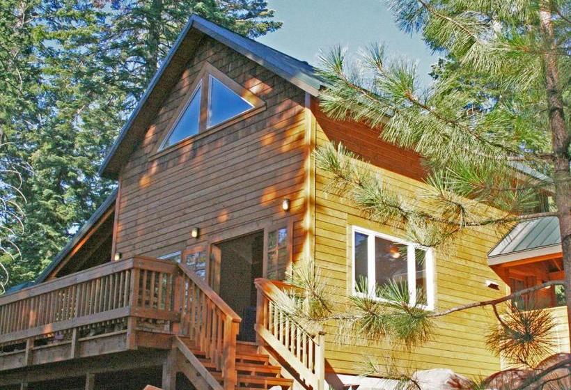 فندق Green Springs Inn & Cabins