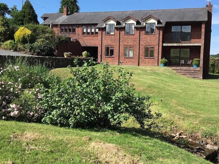 فندق Lower Thornton Farm