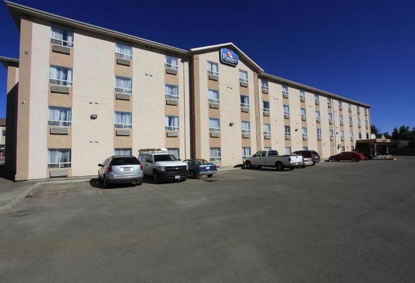 فندق Pomeroy Inn & Suites Fort St. John
