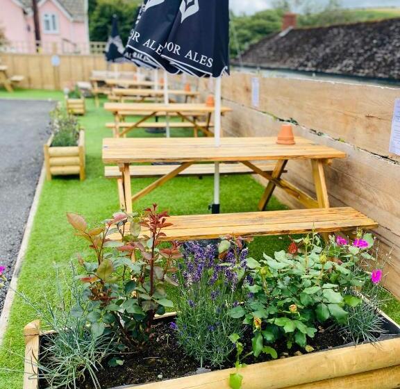 ホテル The Royal Oak Inn