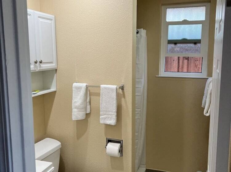 בית מלון כפרי Studio Inn Livermore