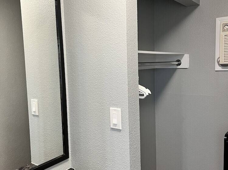 בית מלון כפרי Studio Inn Livermore