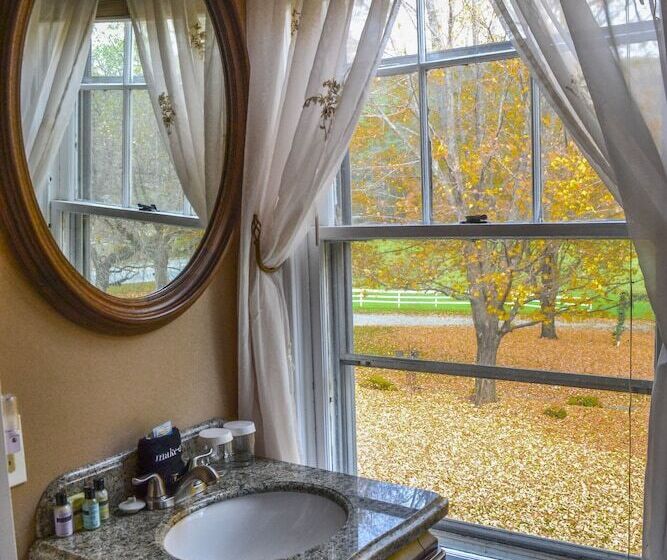 فندق The Quechee Inn At Marshland Farm
