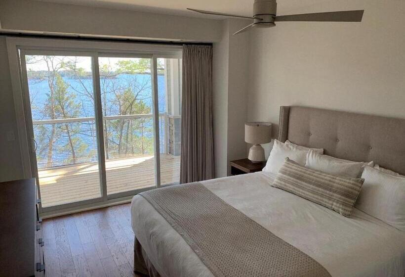 فندق Touchstone Resort