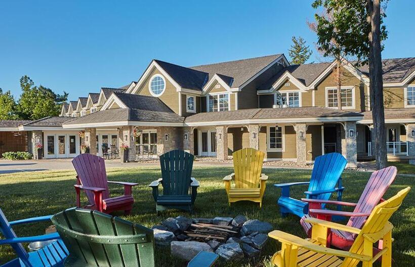 فندق Touchstone Resort