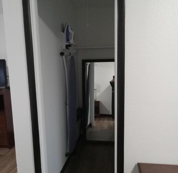 فندق على الطريق Blue Coast Inn & Suites