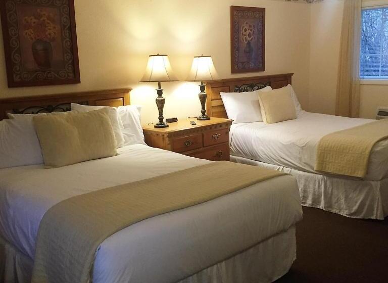 Мотель Strawberry Valley Inn