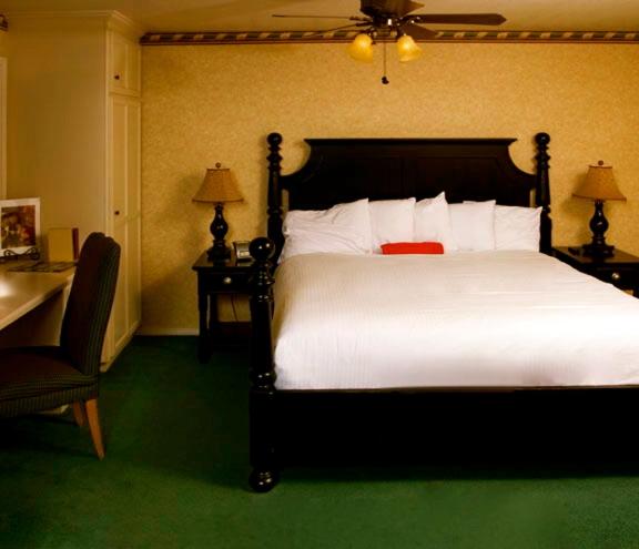 Мотель Strawberry Valley Inn