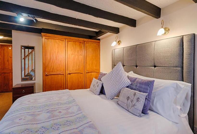 פנסיון Potters Mooring