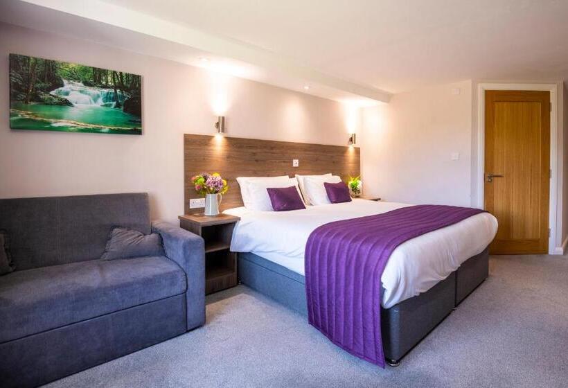 پانسیون The Limes Country Lodge Hotel & Admiral Restaurant