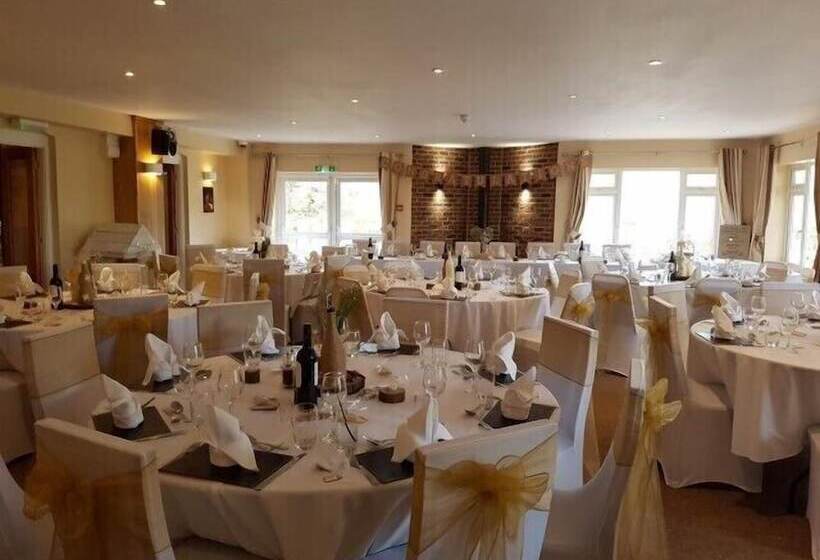 بنسيون The Royal Lodge