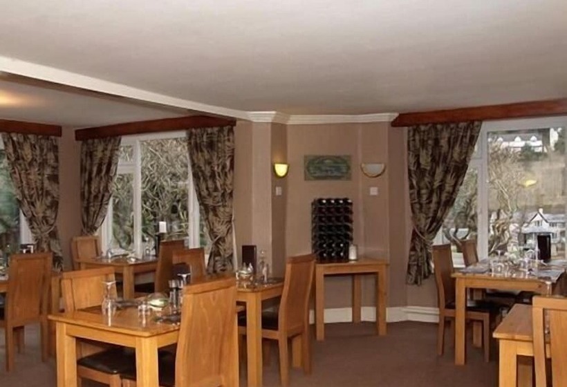 بنسيون The Royal Lodge