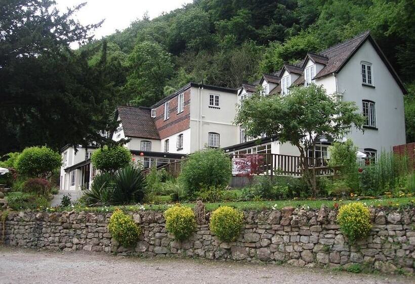 بنسيون The Royal Lodge